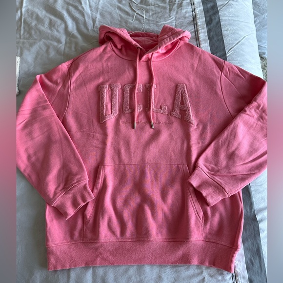 Pink drop shoulder UCLA hoodie - Picture 4 of 4